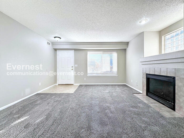 Building Photo - 4079 Perth St