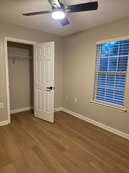 Building Photo - 140 Halo Trce