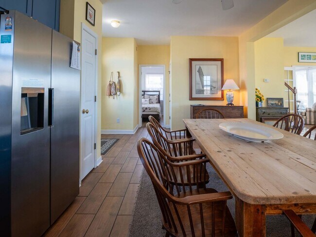Building Photo - On Porpoise @ 36 Porpoise Place