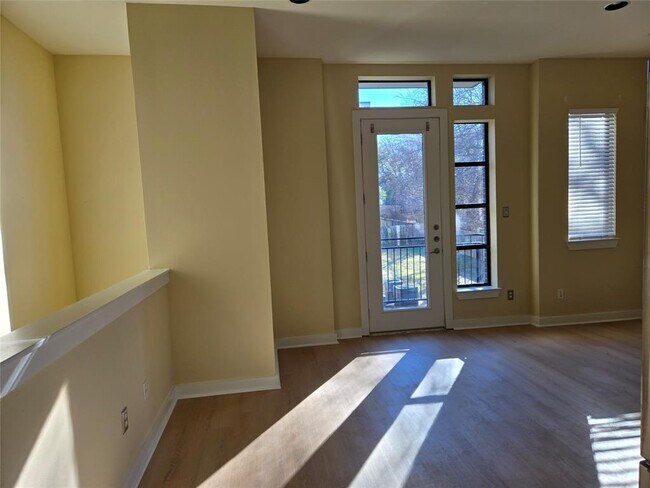 Building Photo - 6000 S Congress Ave