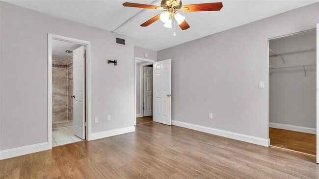 Building Photo - 2568 Pine Ridge Way S
