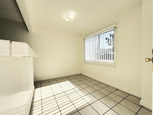 Building Photo - 14035 1/2 Orizaba Avenue