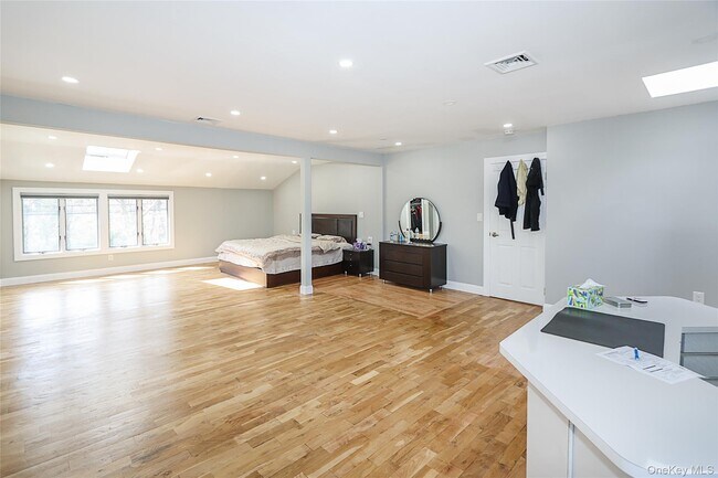 Building Photo - 11 Otsego Ave