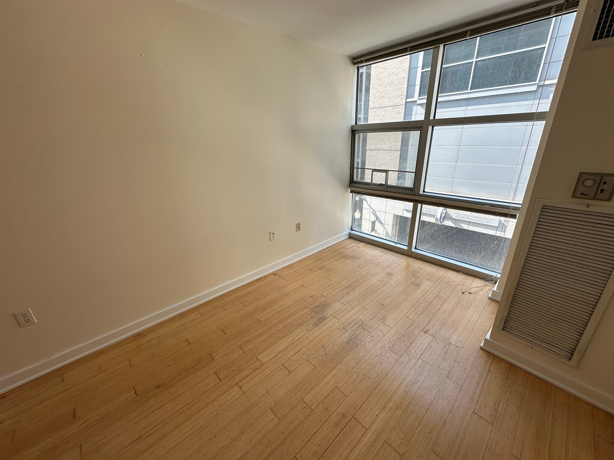 Building Photo - 32 Boylston St