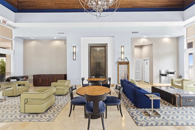 Building Photo - 255 Evernia St