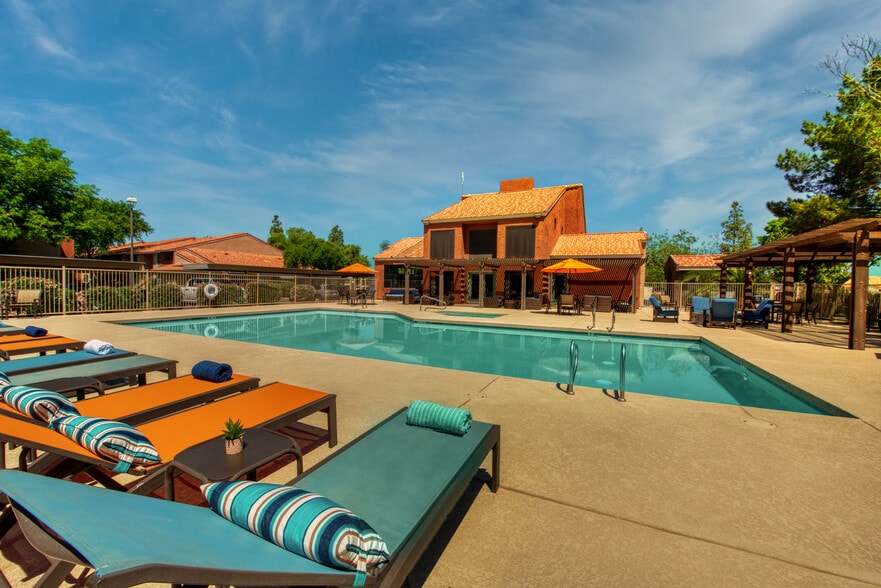 Two resort style swimming pools with cabanas and grills - Heritage District