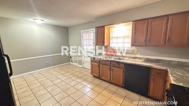 Building Photo - 3210 13 Colony Mall