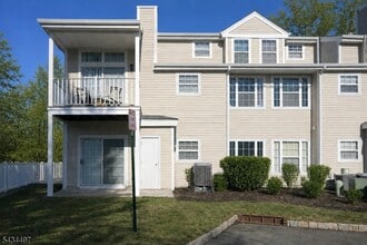 Building Photo - 1023 Castle Rd