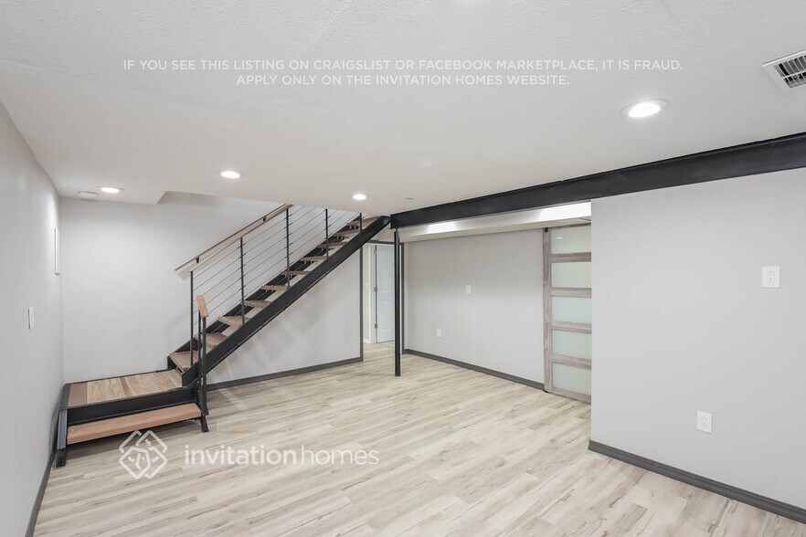 Building Photo - 18933 E Gunnison Pl