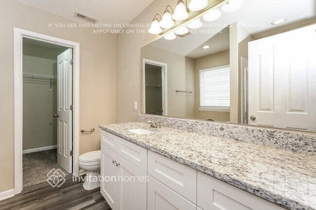 Building Photo - 849 Hedgepath Terrace