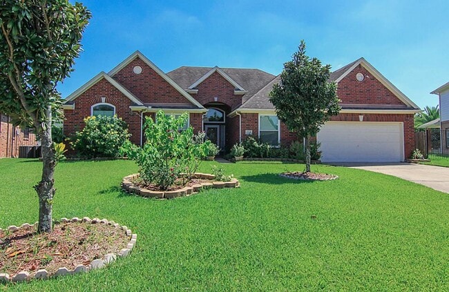 Building Photo - 2758 Laguna Pointe Dr