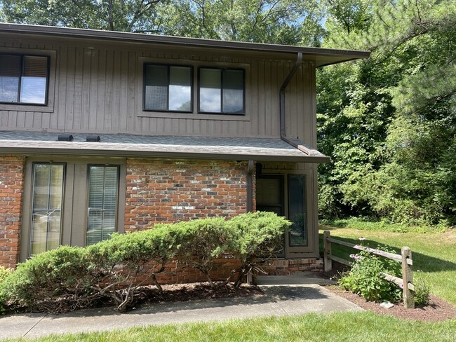 Primary Photo - 606 Oak Tree Dr