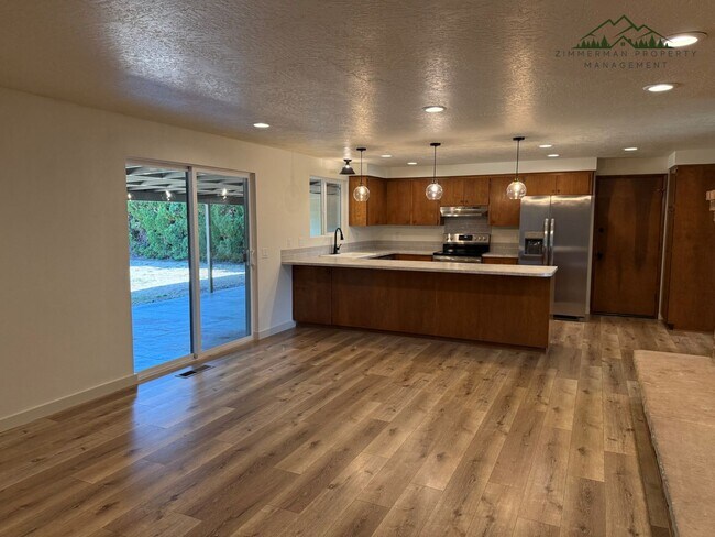 Building Photo - Beautiful Home in Hayden Bridge