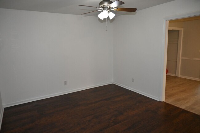 Building Photo - Affordable & Close to Ft Benning-Columbus-4 BEDROOMS & 1 BATH