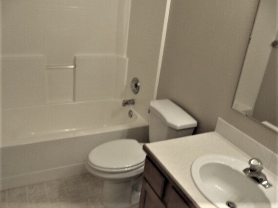 Building Photo - 868 Red Fern Dr