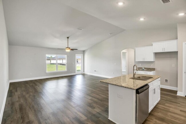 Building Photo - 3840 Redbud Wy