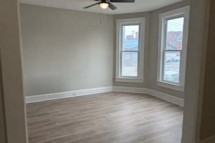 Building Photo - 309 Morton Ave