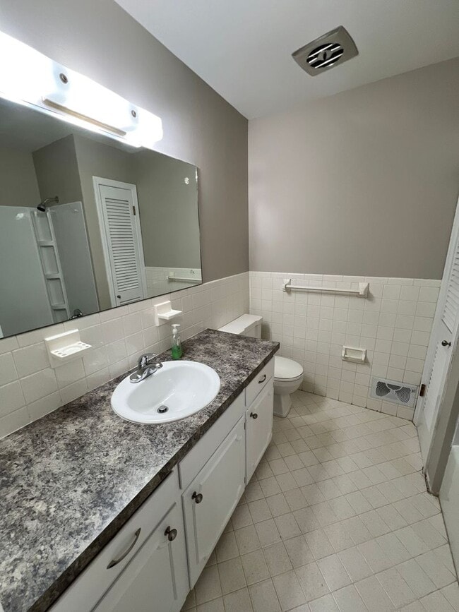 Building Photo - Spacious 3BR with Large Yard & 2-Car Garage