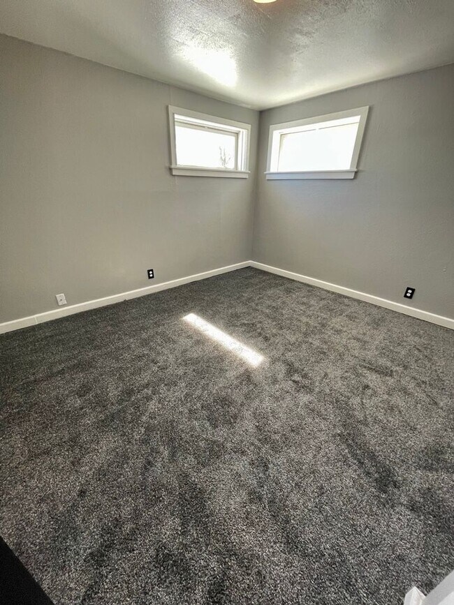 Building Photo - 1132/1134 Margie Street