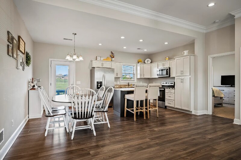 Building Photo - 547 Southern Cross Dr