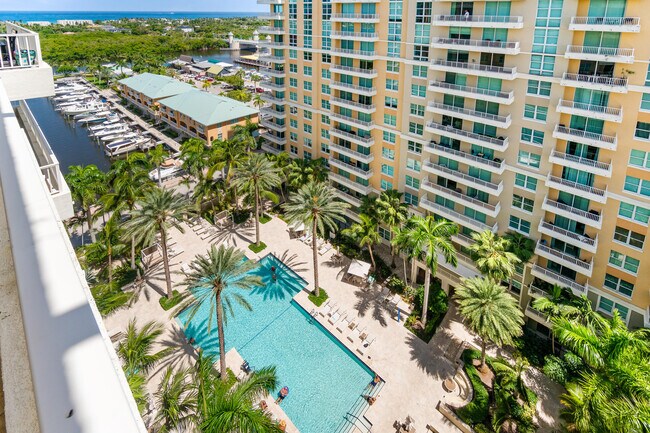Building Photo - 700 E Boynton Beach Blvd