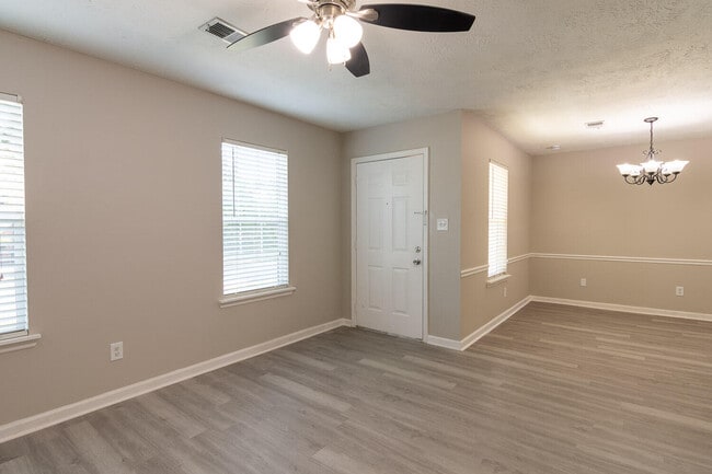 Building Photo - 406 Evans Mill Dr