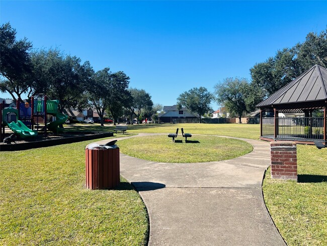 Building Photo - 8903 N Deer Meadow Dr