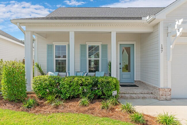 Building Photo - 197 Suwanee Dr