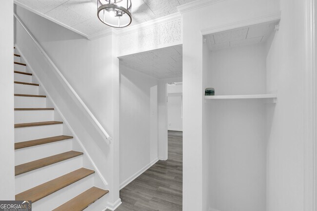 Building Photo - 5095 S Trimble Rd