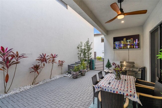 Building Photo - 4363 NW 81st Ave