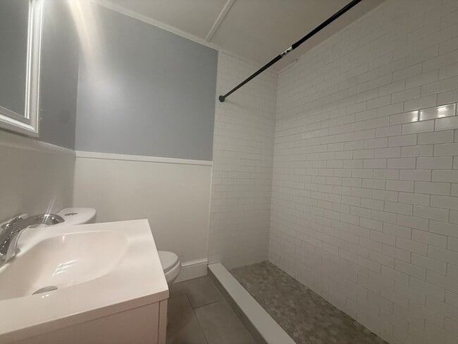 Building Photo - 5 Lothrop St