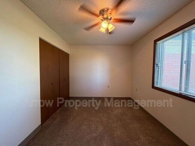 Building Photo - 11141 N 137th St