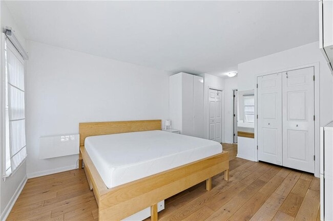 Building Photo - 908 Lenox Hill Ct NE