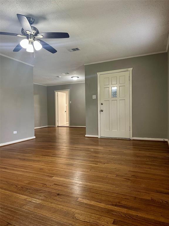 Building Photo - 2303 Oaklawn Dr