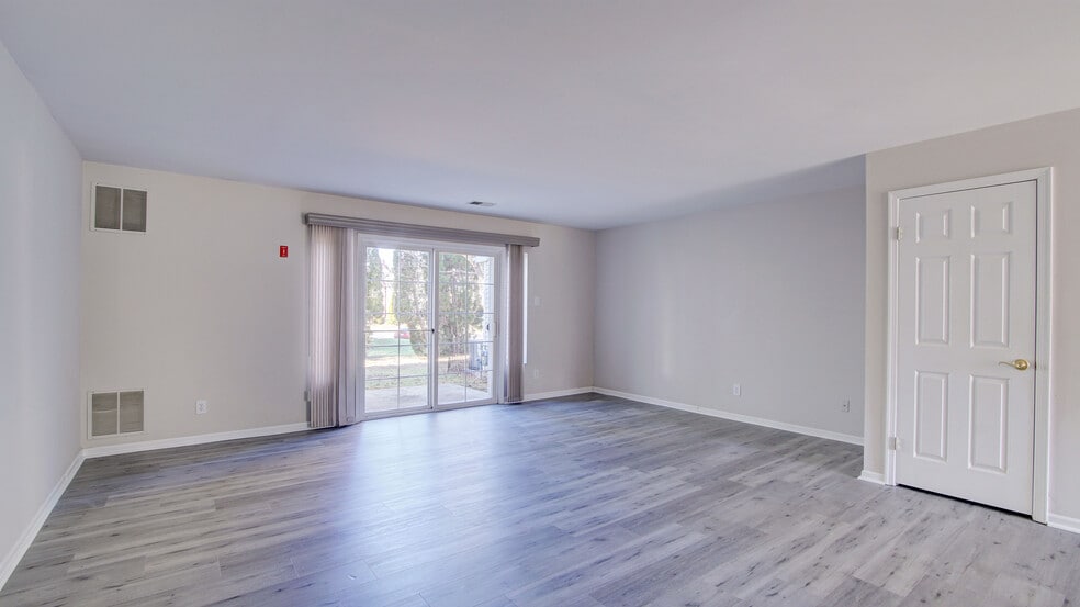 Building Photo - 27 Haverford Ct