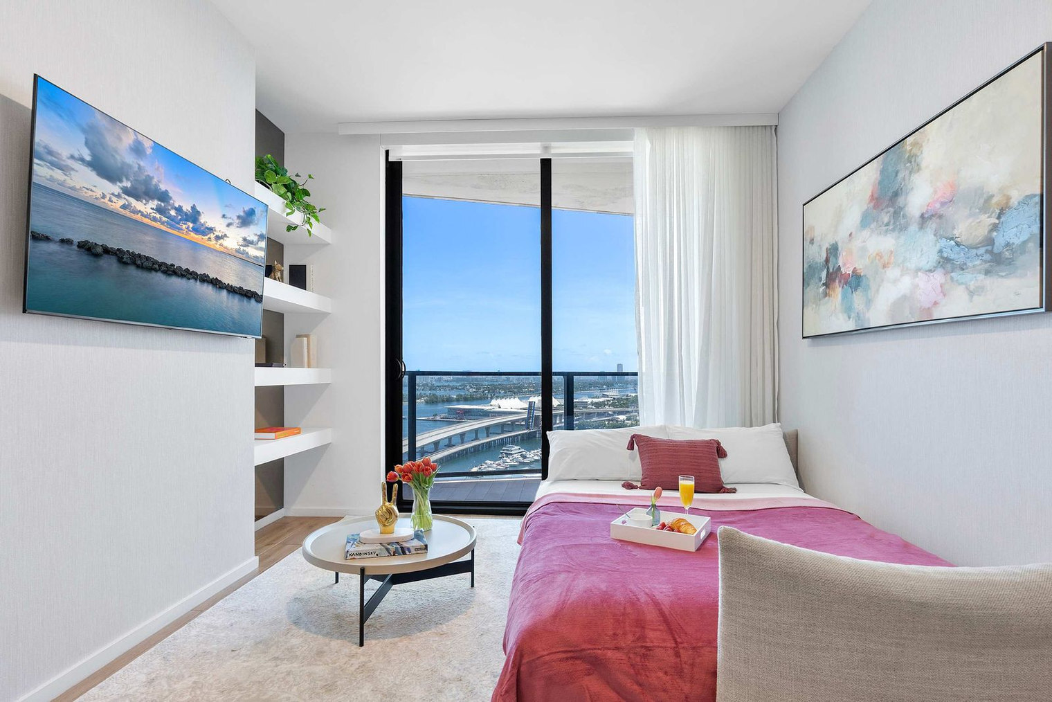 Building Photo - 398 NE 5th St