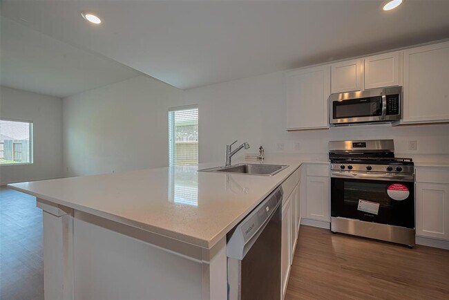 Building Photo - 5110 Sunvalley Bend Dr