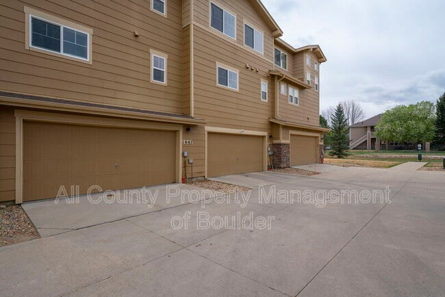 Building Photo - 1667 Venice Ln