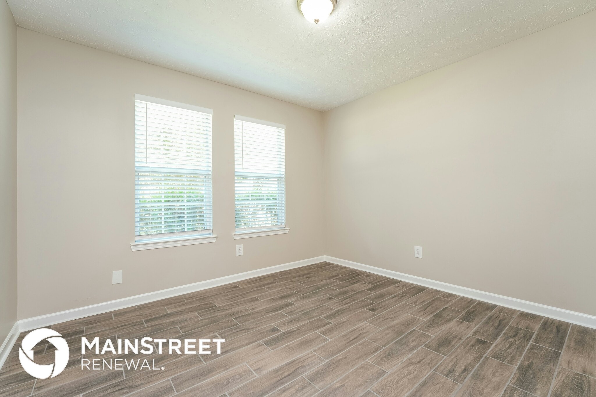 Building Photo - 2729 Maple Grove Dr