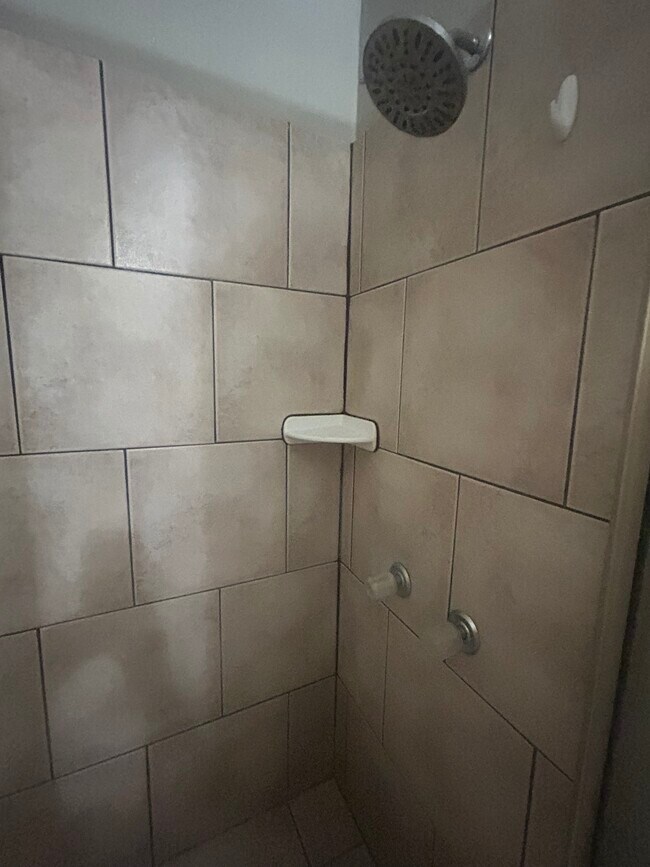 Building Photo - 339 S Pleasant Hill Rd