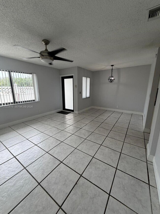 Building Photo - 9116 NW 35th Pl