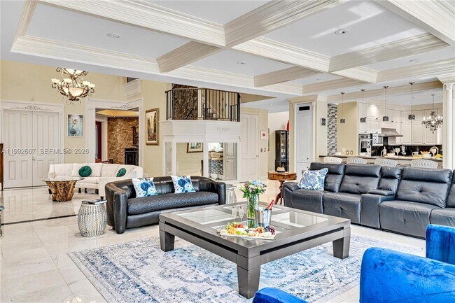 Building Photo - 625 Poinciana Dr