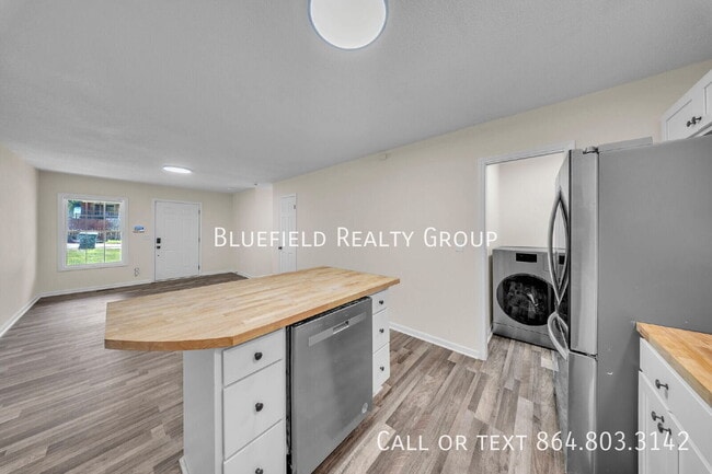 Building Photo - 130 Harmony Dr