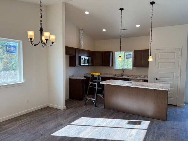 Building Photo - Brand New 4 bedroom, 2 bath, 2 car garage home