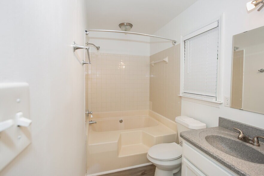 Building Photo - 8731 Hornwood Ct