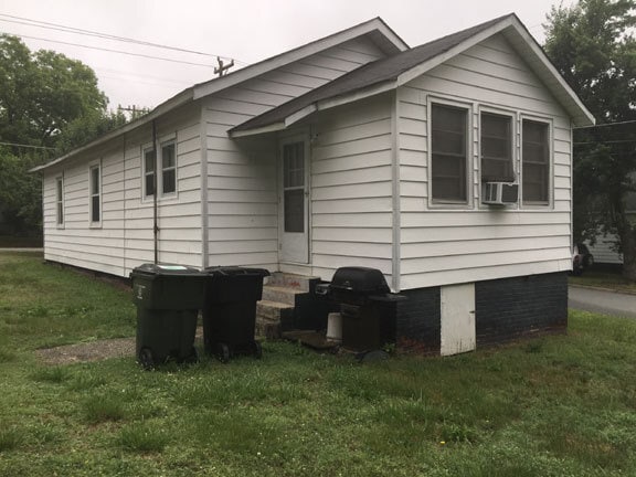 Building Photo - Great 3 bed 1 bath home coming in August!