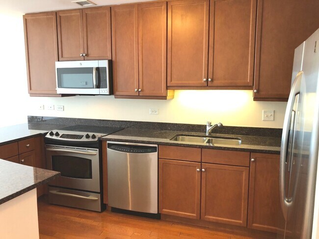 Building Photo - 130 N Garland Ct