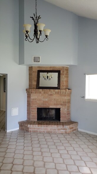 Building Photo - 942 Grand Jct Dr