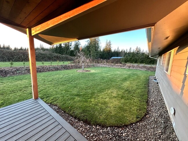 Building Photo - Rare 5-bedroom House with 1 Car Garage in Everson.