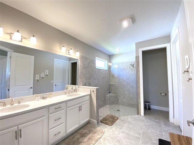 Building Photo - 4520 CRESTPOINT Wy